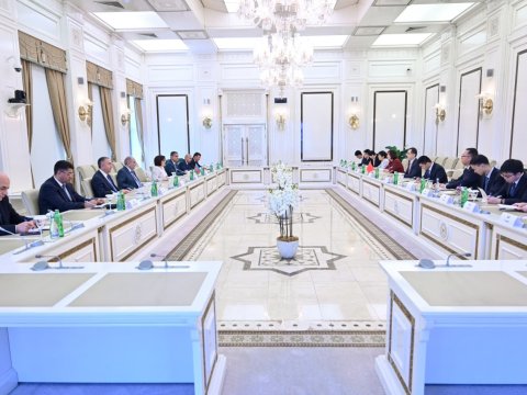 Spiker Çin Kommunist Partiyasının nümayəndə heyəti ilə görüşdü