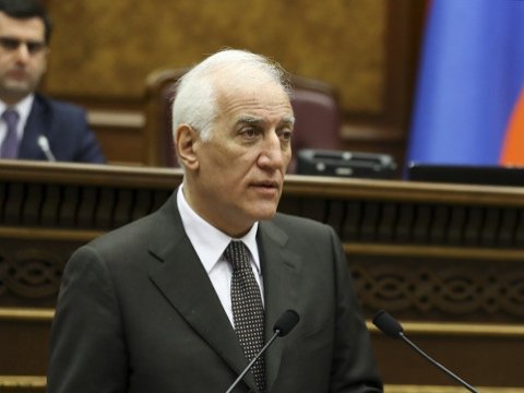 Ermənistan prezidenti xəstəxanaya aparıldı