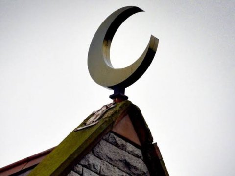 İrlandiyada türk məscidinə HÜCUM