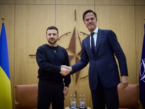 Zelenski NATO-nun baş katibi ilə telefon danışığı aparıb