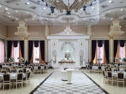 Məşhur şadlıq sarayı 2.5 milyon manata satılır - FOTO