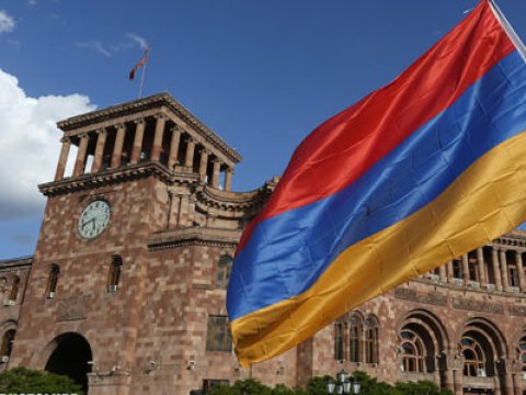 Erməni Apostol Kilsəsi dövlət komitəsinə qarşı iddia qaldırdı