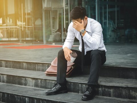 20 yaşlarında insan niyə özünü uğursuz hiss edir?