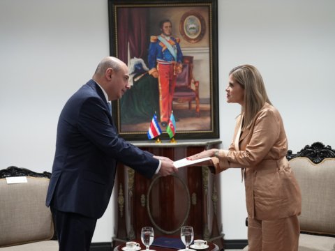 Azərbaycan səfiri etimadnaməsini Kosta Rika Prezidentinə təqdim edib