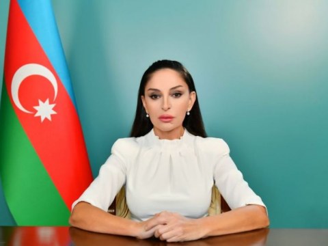 Şavkat Mirziyoyev&nbsp;Mehriban Əliyevanı təbrik etdi
