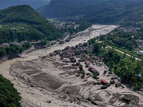 Nepalda dəhşətli fəlakət: 22 ölü, 384 itkin