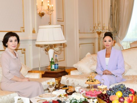 Mehriban Əliyevaya&nbsp;zəng etdi, təbriklərini çatdırdı