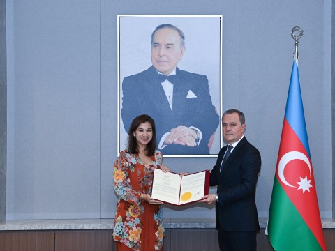 Bayramov yeni səfiri qəbul etdi