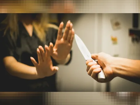 Gəncədə oğul anasını bazarda qətlə yetirdi