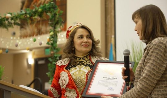Senator Azərbaycan Evinə sertifikat verdi - FOTOLAR
