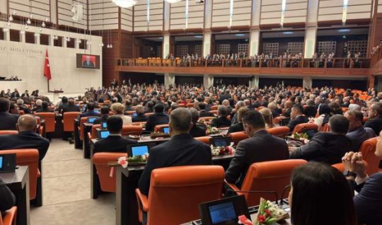 Türkiyəli deputatlar nəyə and içir - MƏTN