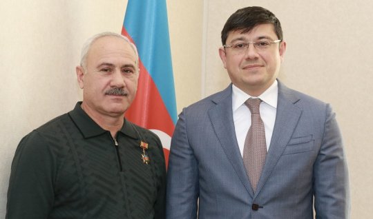 Qazaxıstandakı diaspor təşkilatının sədrinə medal verildi