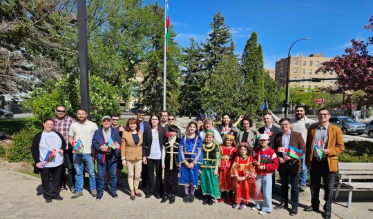 Kanadada Müstəqillik Günü Azərbaycan bayrağı qaldırıldı - FOTO