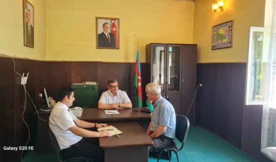 Deputat tətil vaxtı seçicilərlə görüşə getdi - FOTO