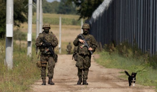 Польша стягивает военную технику к границе с Беларусью - КАДРЫ