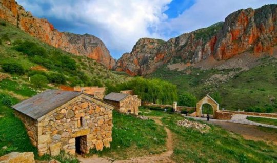 Dumanda itmiş izlər