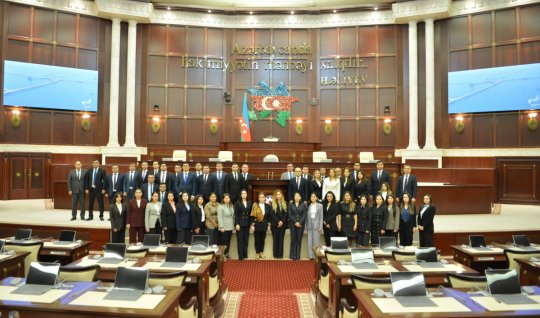 Milli Məclisdə hakimliyə namizədlərlə görüş keçirildi
