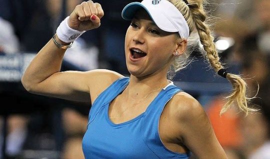 The world's most searched woman is pregnant at 44 - Anna Kournikova found