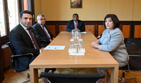 Sahibə Qafarova Simonyan arasında görüş BAŞLADI