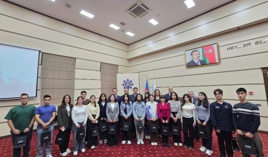 Deputatlar “Müasir Azərbaycan gəncliyi:Məsuliyyət və missiya” mövzusunda tədbirdə iştirak ediblər