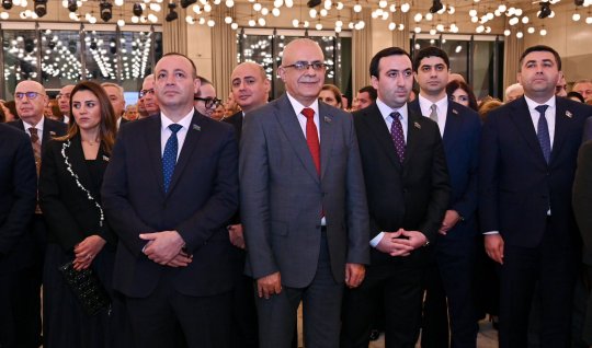 Deputatlar Türkiyə Cümhuriyyətinin 102-ci ildönümü münasibətilə keçirilən rəsmi tədbirdə 