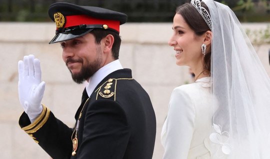 The King left the country - the prince seized power