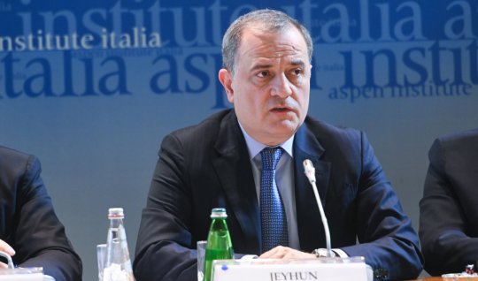 Ceyhun Bayramov İtaliyada regional prosesləri müzakirə etdi