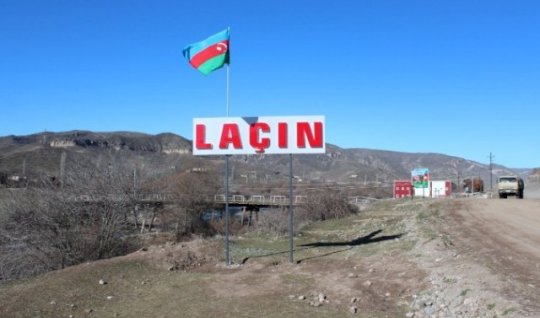 Laçının azadlığının 5 ili tamam olur