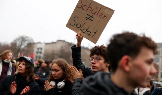 В Германии школьники поднялись - «Мы не хотим быть солдатами»