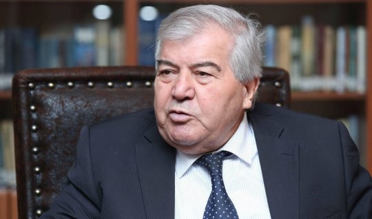 Bu ifadə süni intellekt deyil, süni zəka olmalıdır - Sabir Rüstəmxanlı