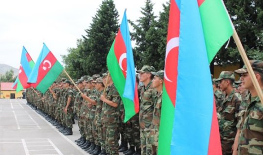 Hansı hallarda hərbi vəzifəlilərin maaşlarının saxlanılacağı dəqiqləşib