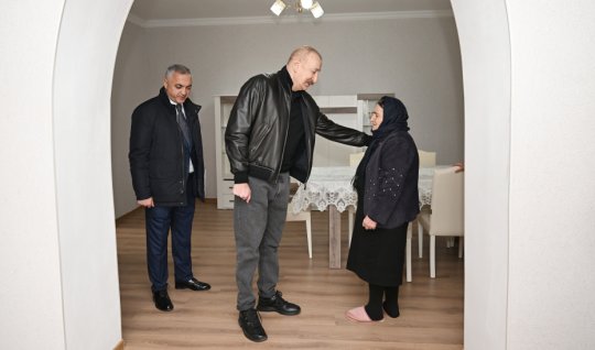 İlham Əliyev Ağdərədə vətəndaşın evində oldu - FOTOLAR