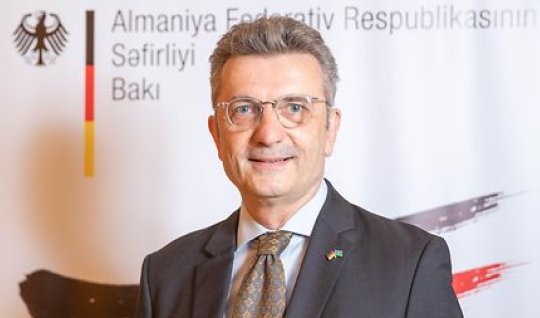 Посол наградит того, кто даст правильный прогноз на матч &ldquo;Карабах&rdquo;-&ldquo;Айнтрахт&rdquo;