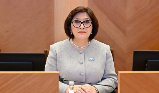 Sahibə Qafarova Əbu-Dabidə Forumunda