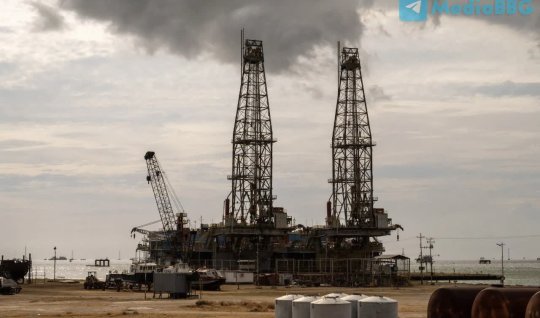 Venesuela nefti 5 Qərb şirkətinin nəzarətinə keçdi