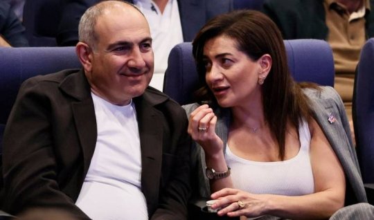 Anna Akopyan with Pashinyan&nbsp;the civil marriage ENDED