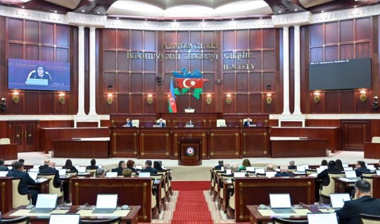 Milli Məclisin iclası başlayıb