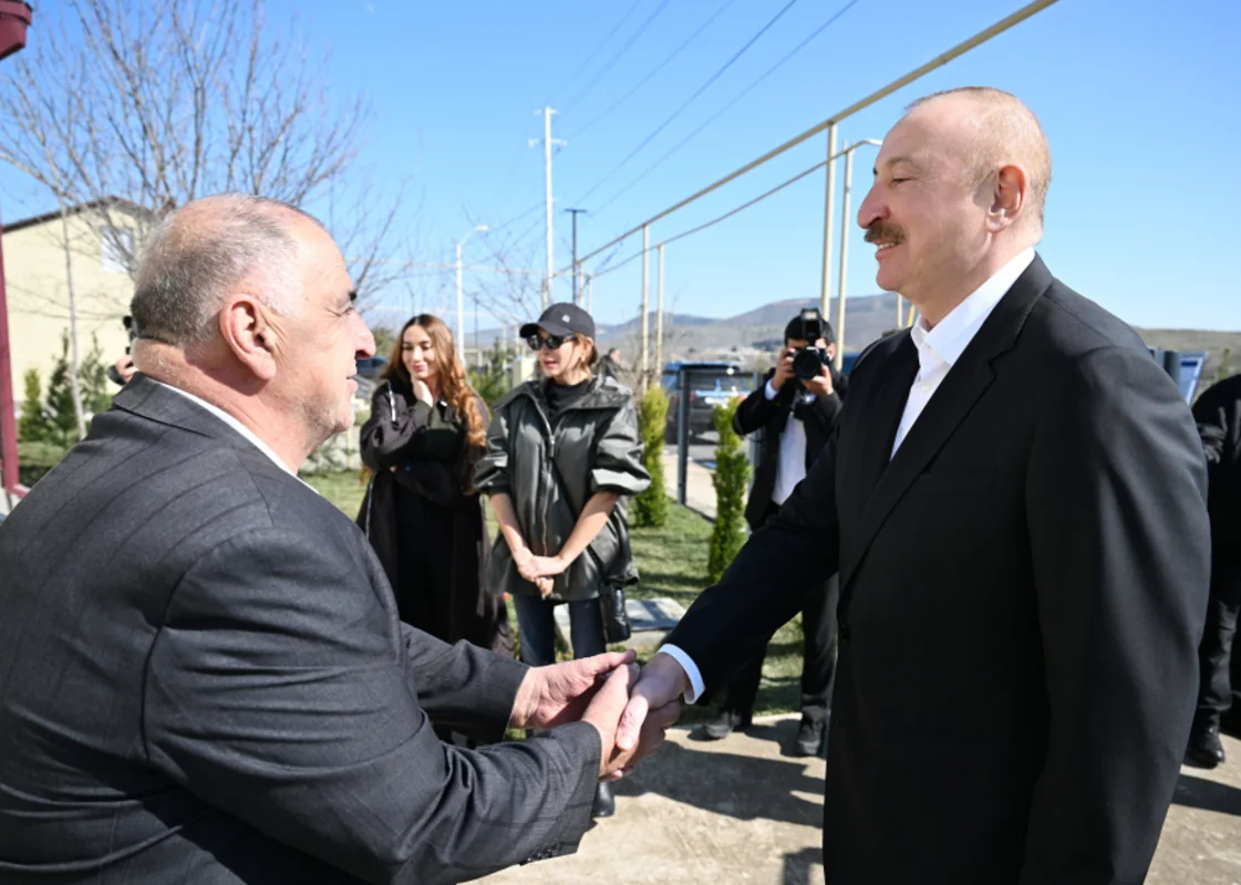 Prezidentlə xanımı Xocəvənd sakinləri ilə səmimi söhbət etdi - FOTOLAR