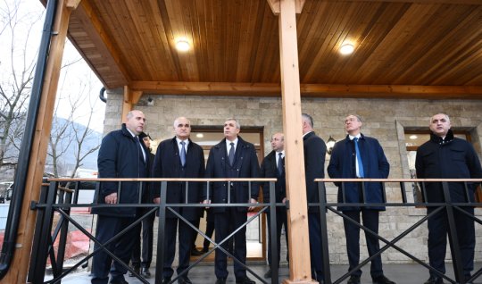 Prezident Administrasiyasının rəsmiləri Hadrutda obyektlərə baxış keçiriblər