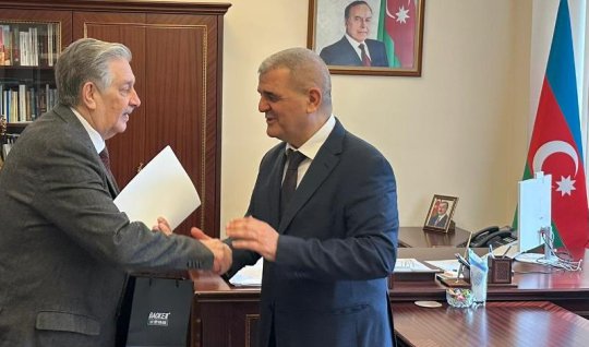 Komitə sədri İcma rəhbərini təbrik etdi