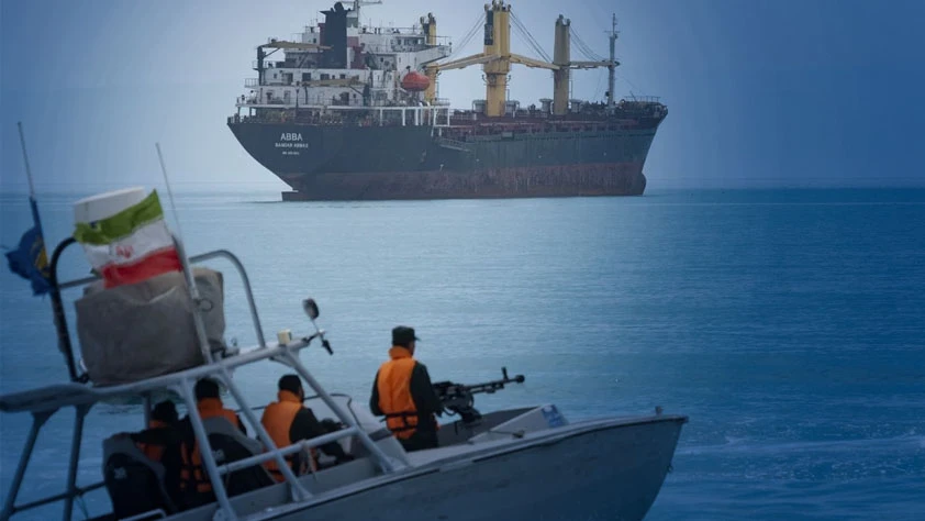 تنگه هرمز کاملاً بسته شد