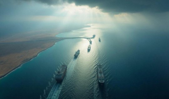 کشتی آمریکایی پس از اولتیماتوم ایران فرار کرد