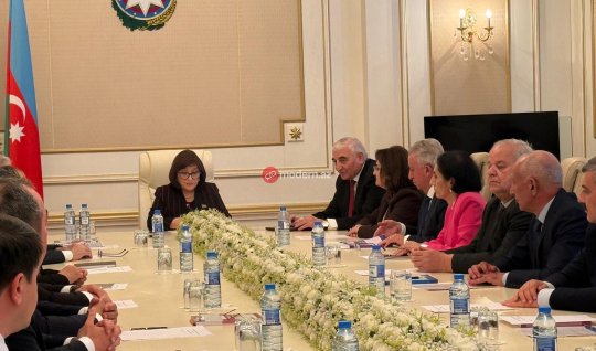 Aranızda cavan kadrlar da görürəm - Spiker MSK-da