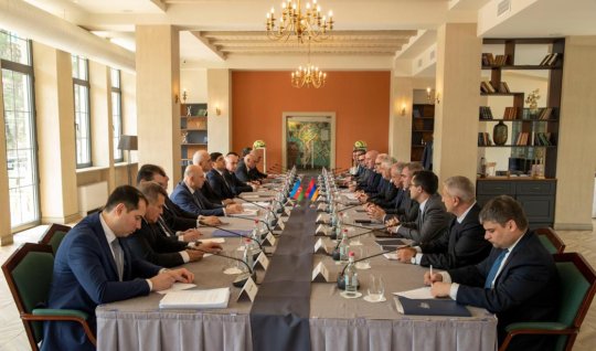 Azerbaycan Ermenistan ile sınır belirleme protokolü imzaladı