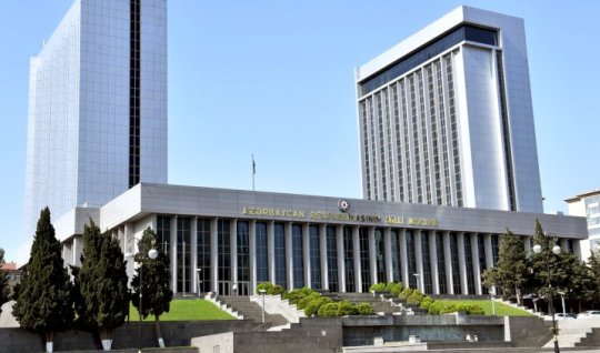 Parlamentdə yaz sessiyasının sonuncu iclası keçirilir