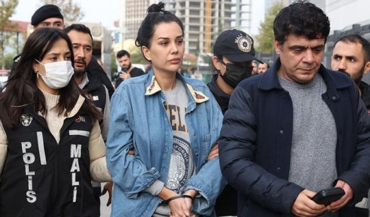 Famous blogger attacked - wounded
