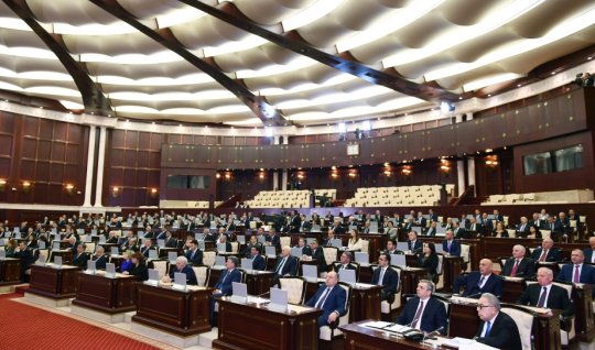 Hər üç deputatdan biri bu məsələdən danışır - TƏHLİL