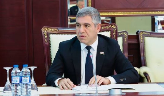 Kraudfandinq operatorları üçün ali təhsil tələbi ləğv edilməlidir - Vüqar Bayramov