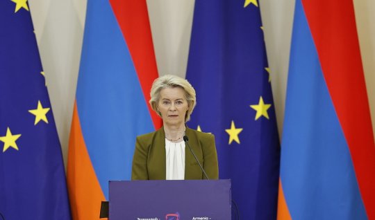 Урсула фон дер Ляйен едет в Армению