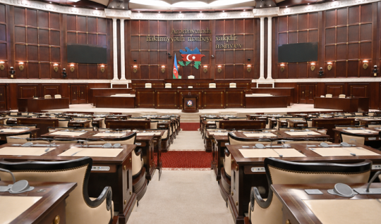 İclaslara gəlməyən deputatlarla bağlı AÇIQLAMA